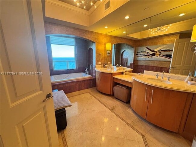 Building Photo - 17875 Collins Ave