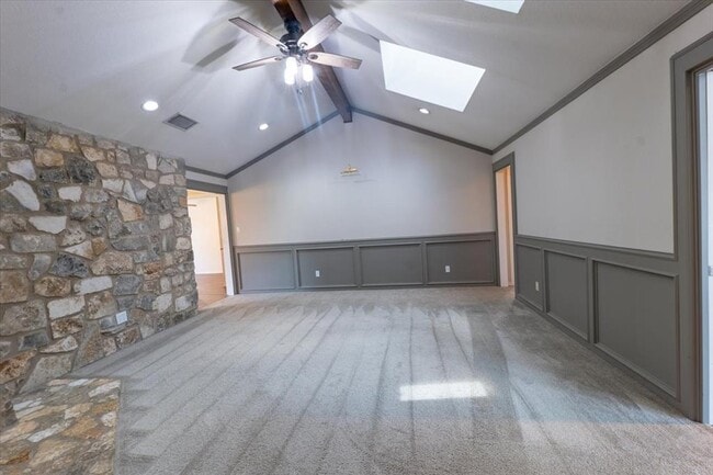 Building Photo - 300 Las Plumas Dr