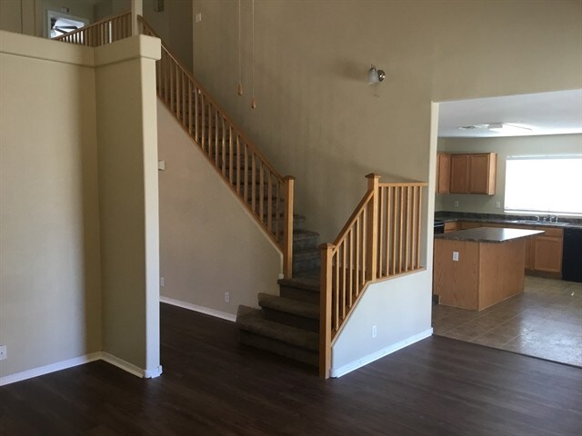 Building Photo - 8644 W Kathleen Rd