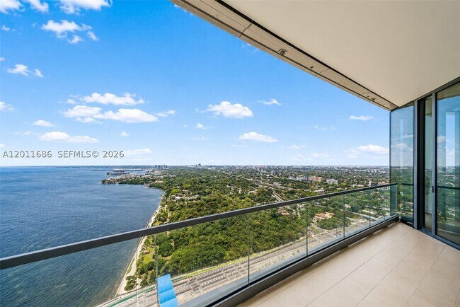 Building Photo - 175-125 3303