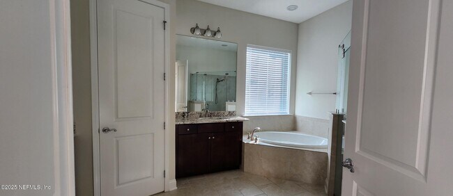 Building Photo - 2711 Tartus Dr