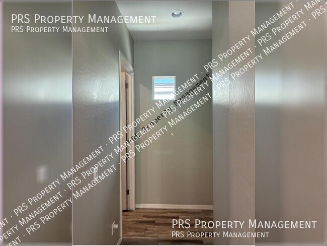 Building Photo - 4225 E Ronald St