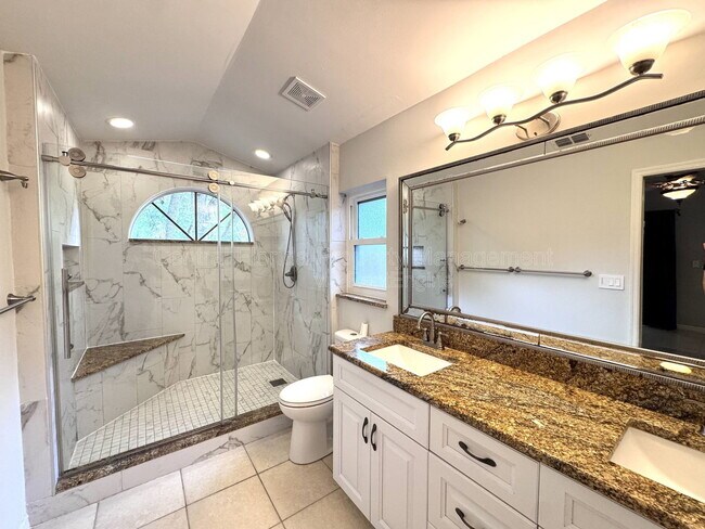 Building Photo - 721 Endeavour Dr S