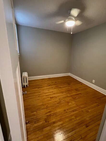 Building Photo - 132 Circle Ave