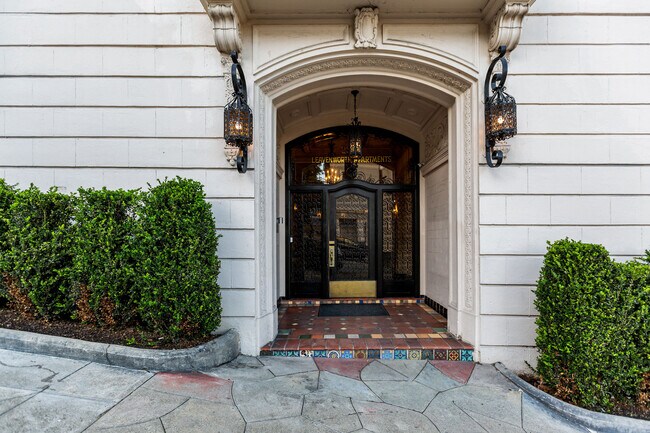 Building Photo - 2355 Leavenworth