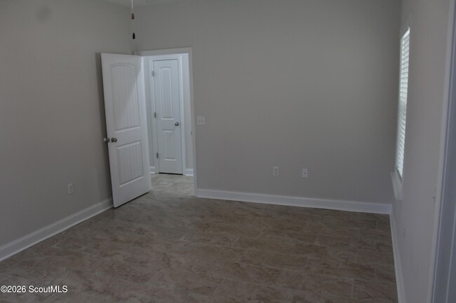 Building Photo - 282 Bridgewater Ln