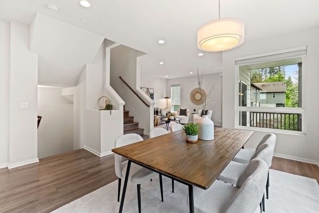 Building Photo - Like-New 4BR Corner Home w/ A/C, 2-Car Garage & Bonus Room