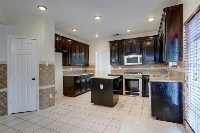 Building Photo - 617 Turtledove Ln