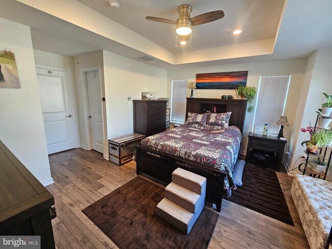 Building Photo - 1870 Boulder Dr