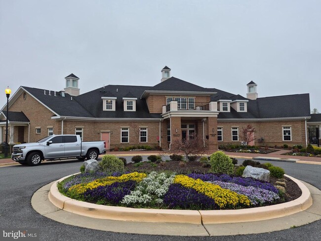 Building Photo - 9707 Glassy Creek Way