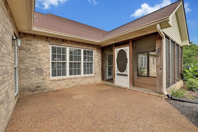 Building Photo - 614 Greene Dr
