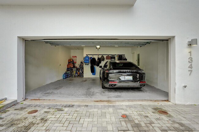 Building Photo - North Ocean Boulevard, Pompano Beach, FL 33062 - 4 BR 3.5 BA townhouse