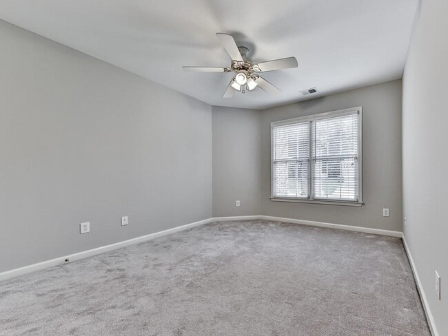 Building Photo - 408 Sixes Dr
