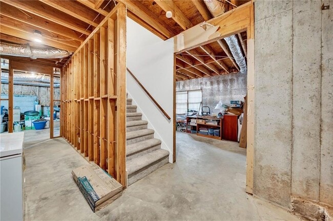 Building Photo - 2448 Kings Arms Dr