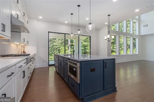 Building Photo - 7043 Foundry Dr