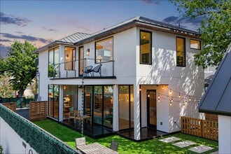 Building Photo - 1901 Hamilton Ave