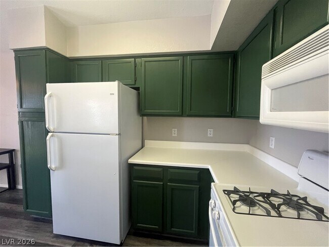 Building Photo - 5415 W Harmon Ave