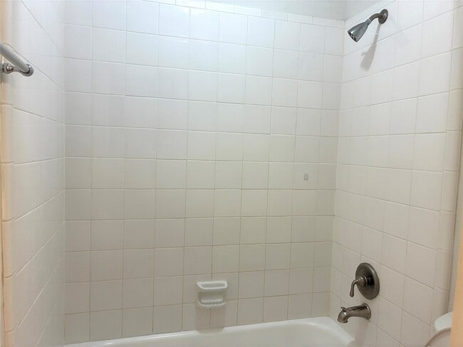 Building Photo - 2203 Summer Bay Ct