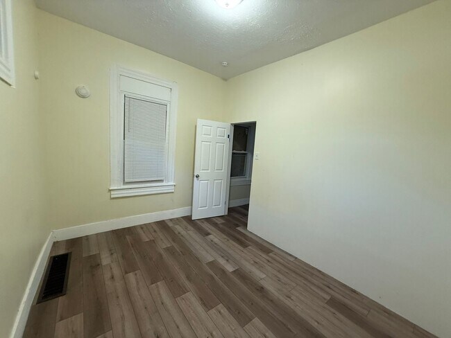 Building Photo - *Friendly Road, LLC 3404-3406 Walton Ave