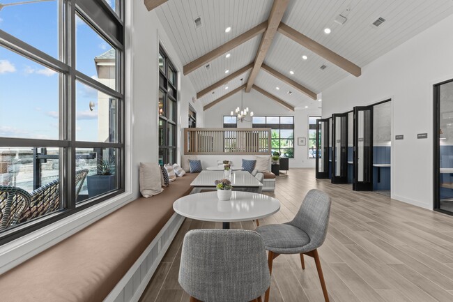 Building Photo - Maple Ranch