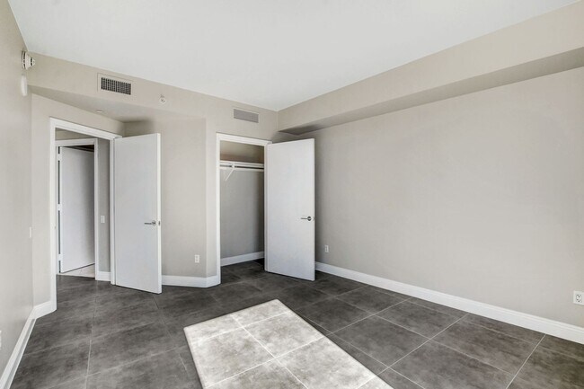 Building Photo - Turnberry Towers 4305W-Strip/City Views from this Stunning 3Bd/2.5Ba Residence