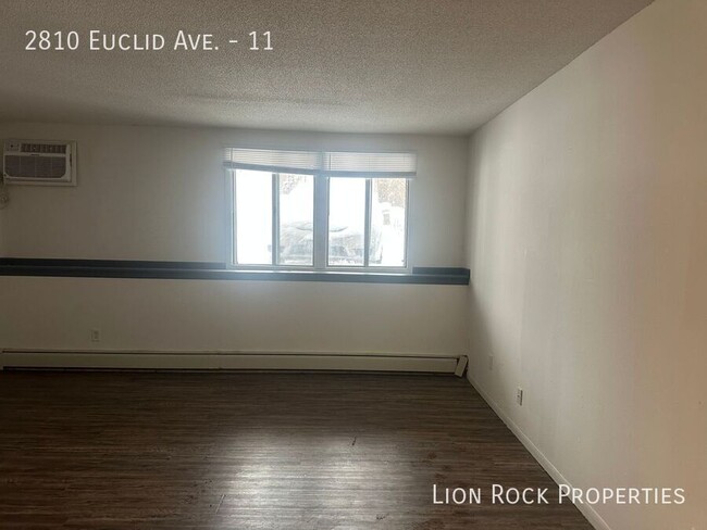 Building Photo - Pet Friendly! Charming 2-Bedroom Apartment...