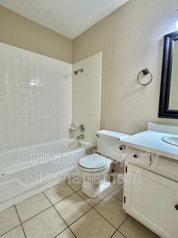 Building Photo - 1237 Tres Rios Dr