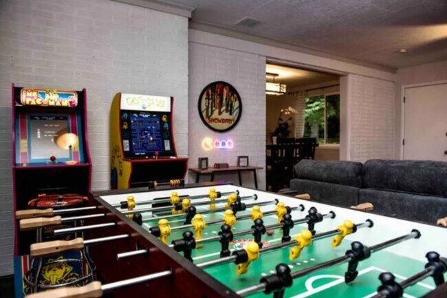 Building Photo - 1945 S 2600 E