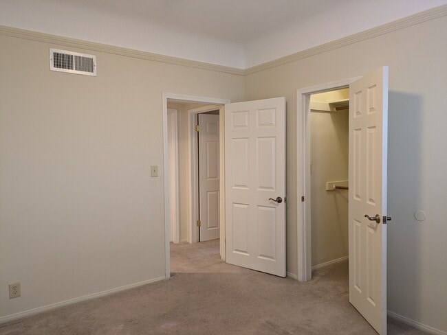 Building Photo - 420 N Spaulding Ave
