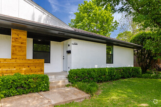 Building Photo - 3761 High Vista Dr