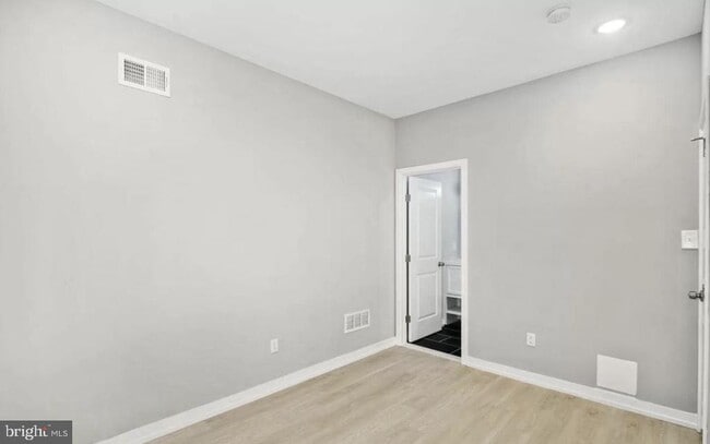 Building Photo - 2426 Jasper St