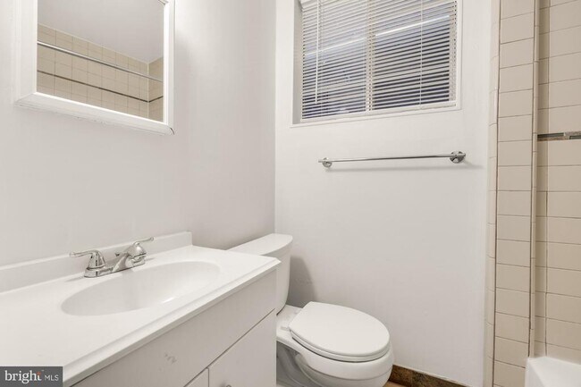 Building Photo - 1102 K St SE