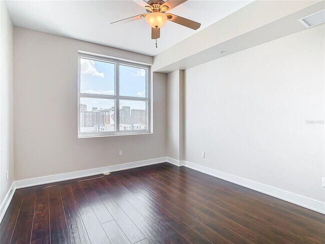 Building Photo - 1208 E Kennedy Blvd