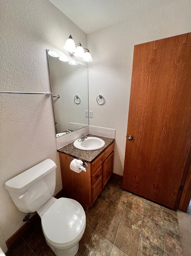 Building Photo - 3 bed, 3 bath Home in Poudre Overlook Neig...