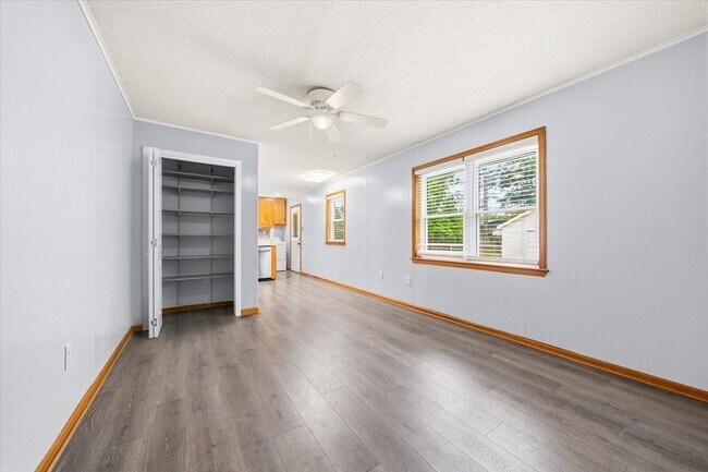 Building Photo - 7283 Juana Dr