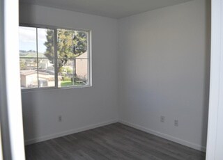 Building Photo - 472 Crespi Pl