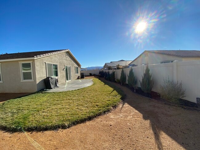 Building Photo - 45131 Landing Pl