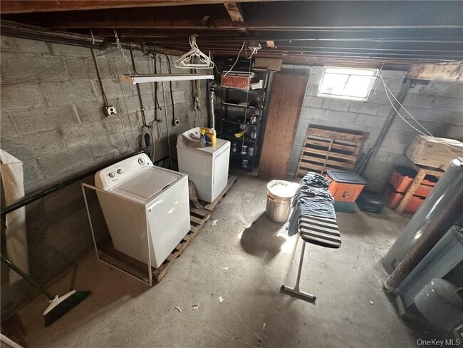 Building Photo - 153 Sickles Ave