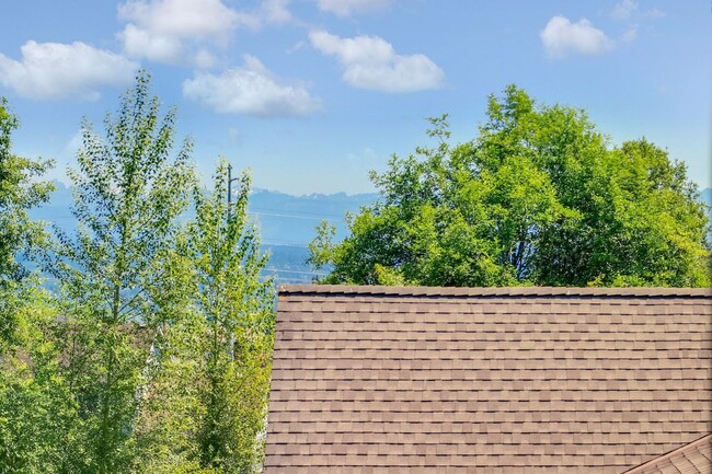 Building Photo - Beautiful 2 Bedroom 2.5 Bath Home In Everett!