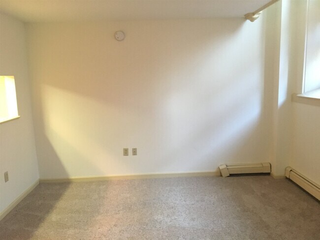 Building Photo - 124 Orange St