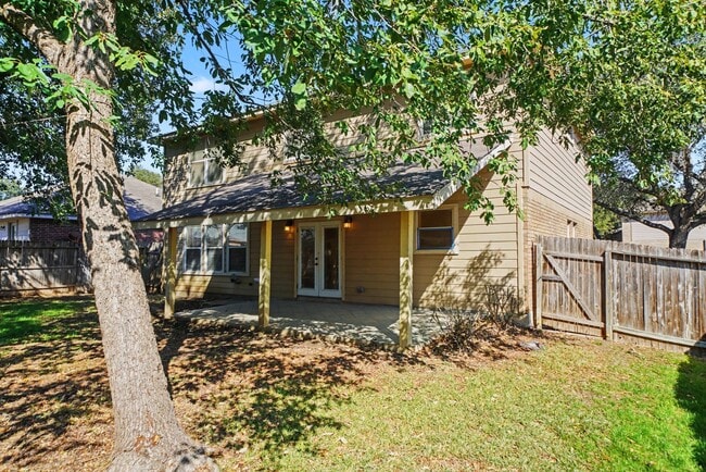 Building Photo - Beautiful 5-Bedroom Home in Schertz - Realtor Commission: $500