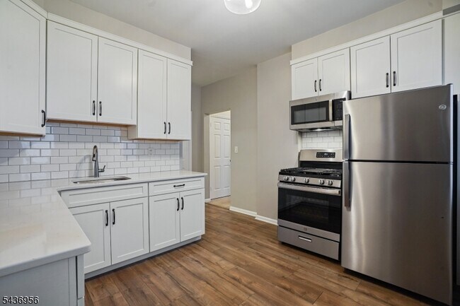 Building Photo - 42 N 21st St