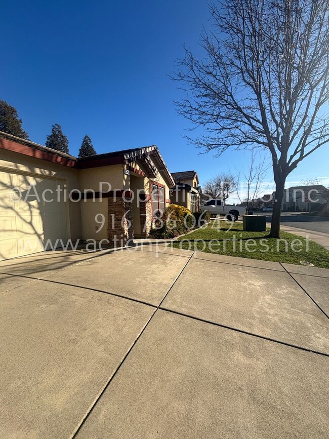 Building Photo - West Roseville LongMeadow 2 Gated, Single ...