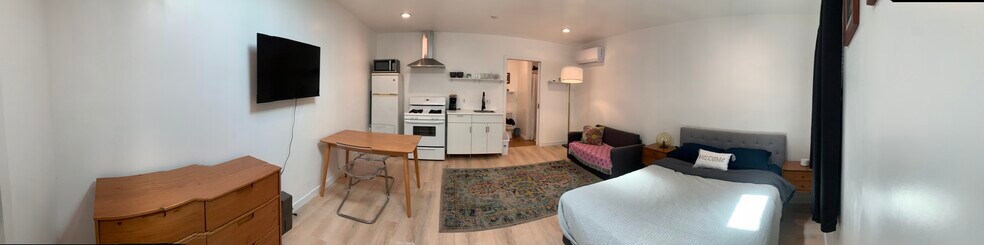 Building Photo - 2847 S Holt Ave