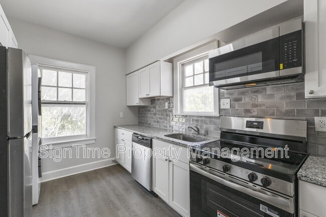 Primary Photo - 460 Summit Ave