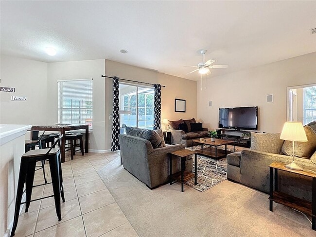 Building Photo - 518 Brighton Dr