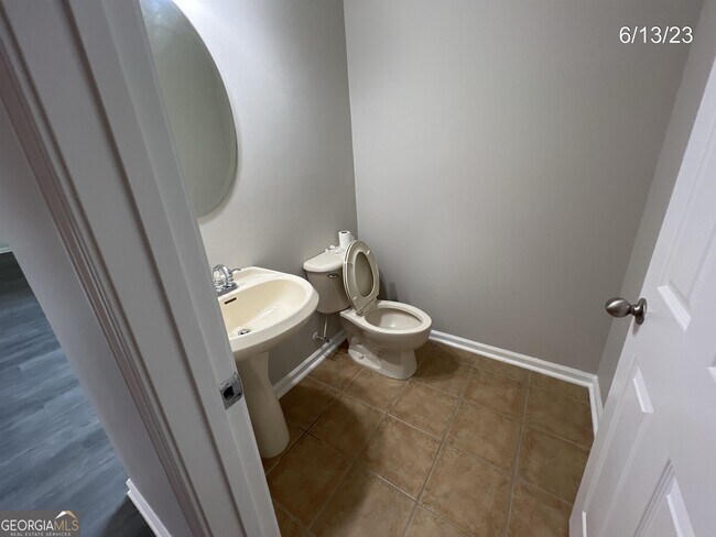 Building Photo - 80 Drew Cir