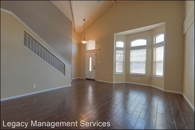 Building Photo - 4 br, 2.5 bath House - 11233 Red Barrel