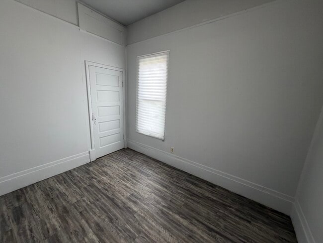 Building Photo - 56 Bismark-