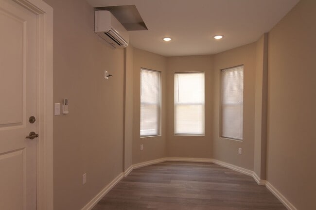 Building Photo - 3945 Baring St